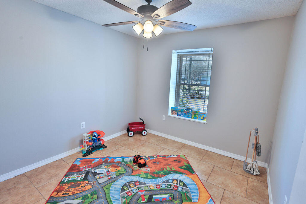 PINE MEADOWS 2ND ADDN - Residential