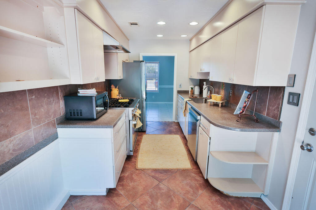 PINE MEADOWS 2ND ADDN - Residential