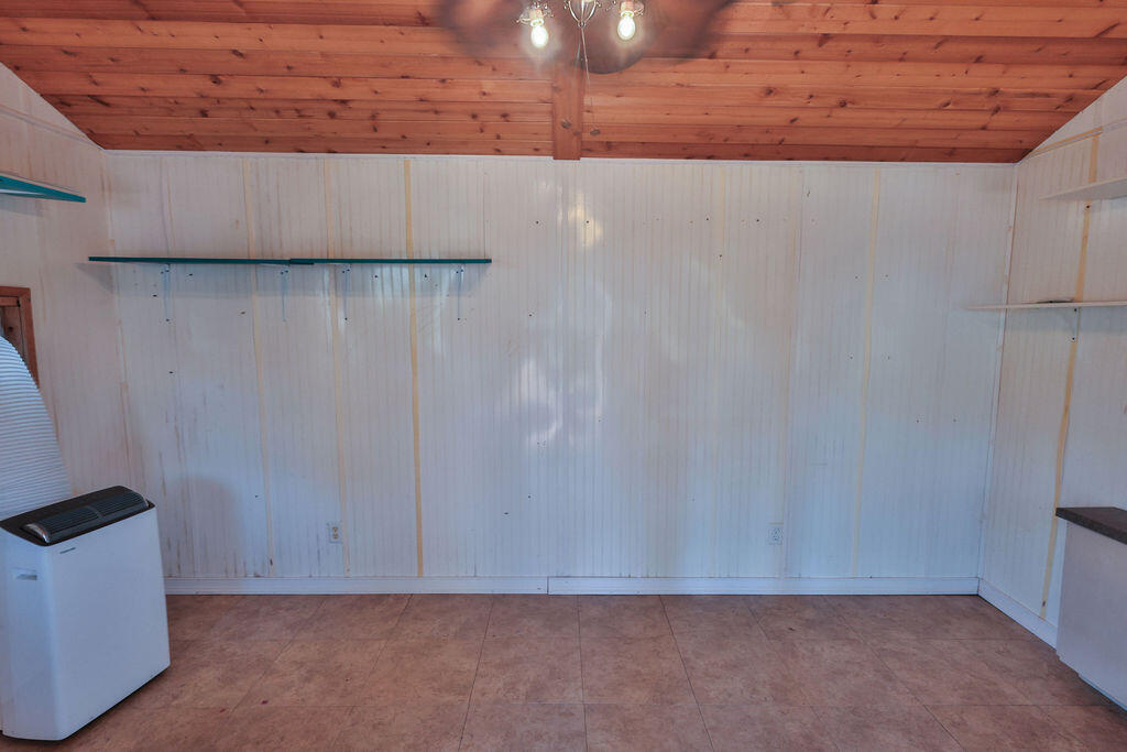 PINE MEADOWS 2ND ADDN - Residential