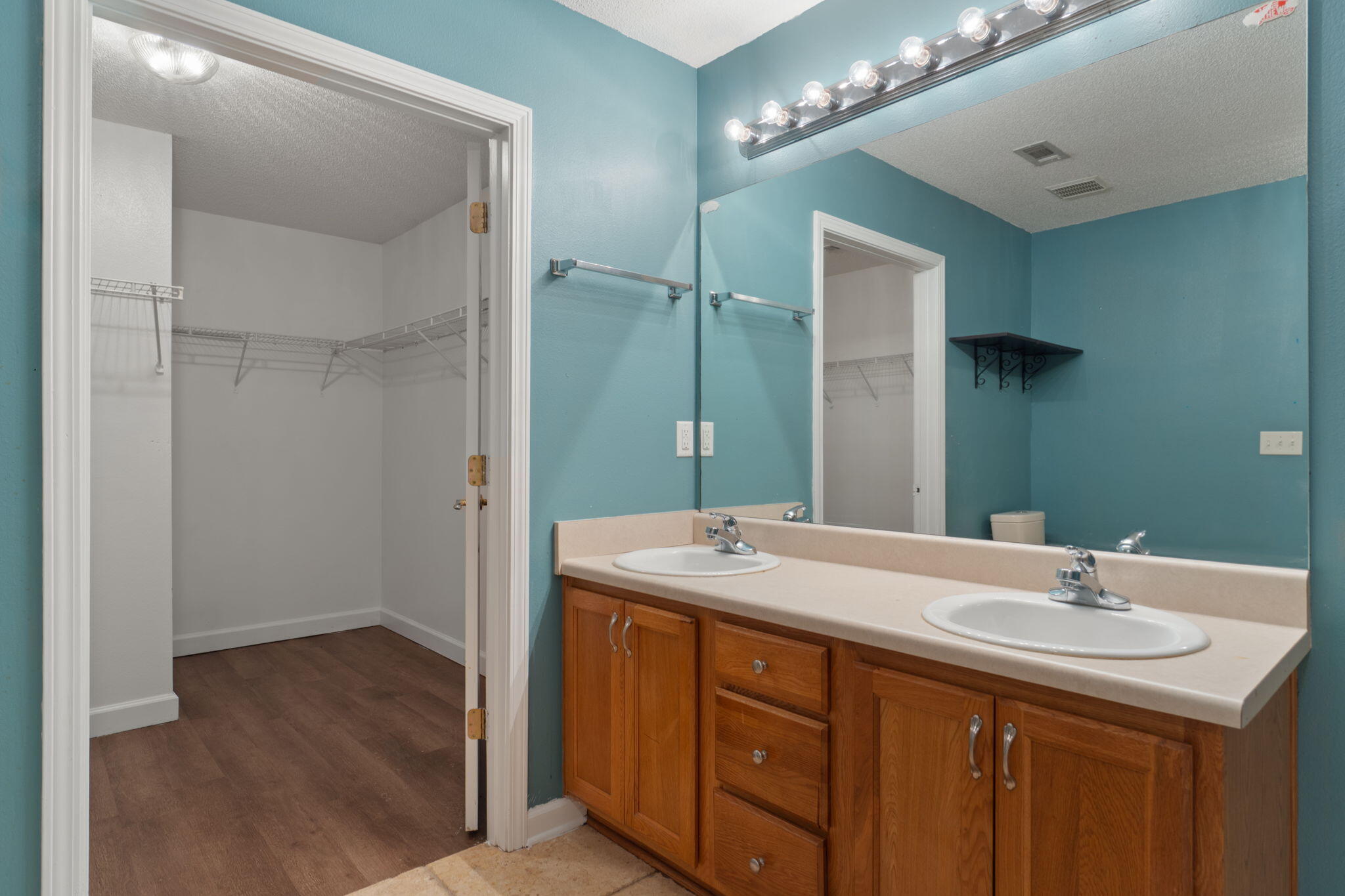 TRIPLE LAKES ESTATES - Residential