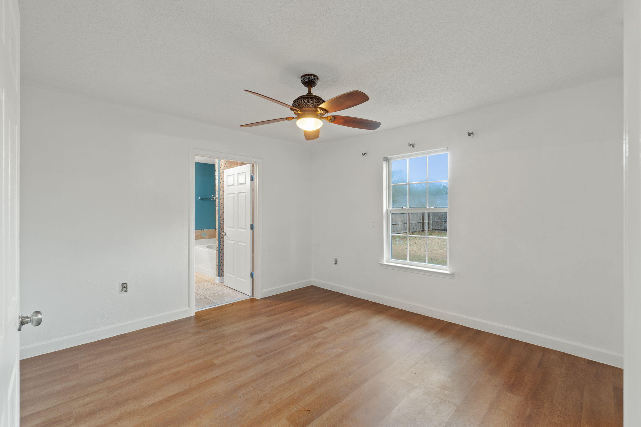 TRIPLE LAKES ESTATES - Residential