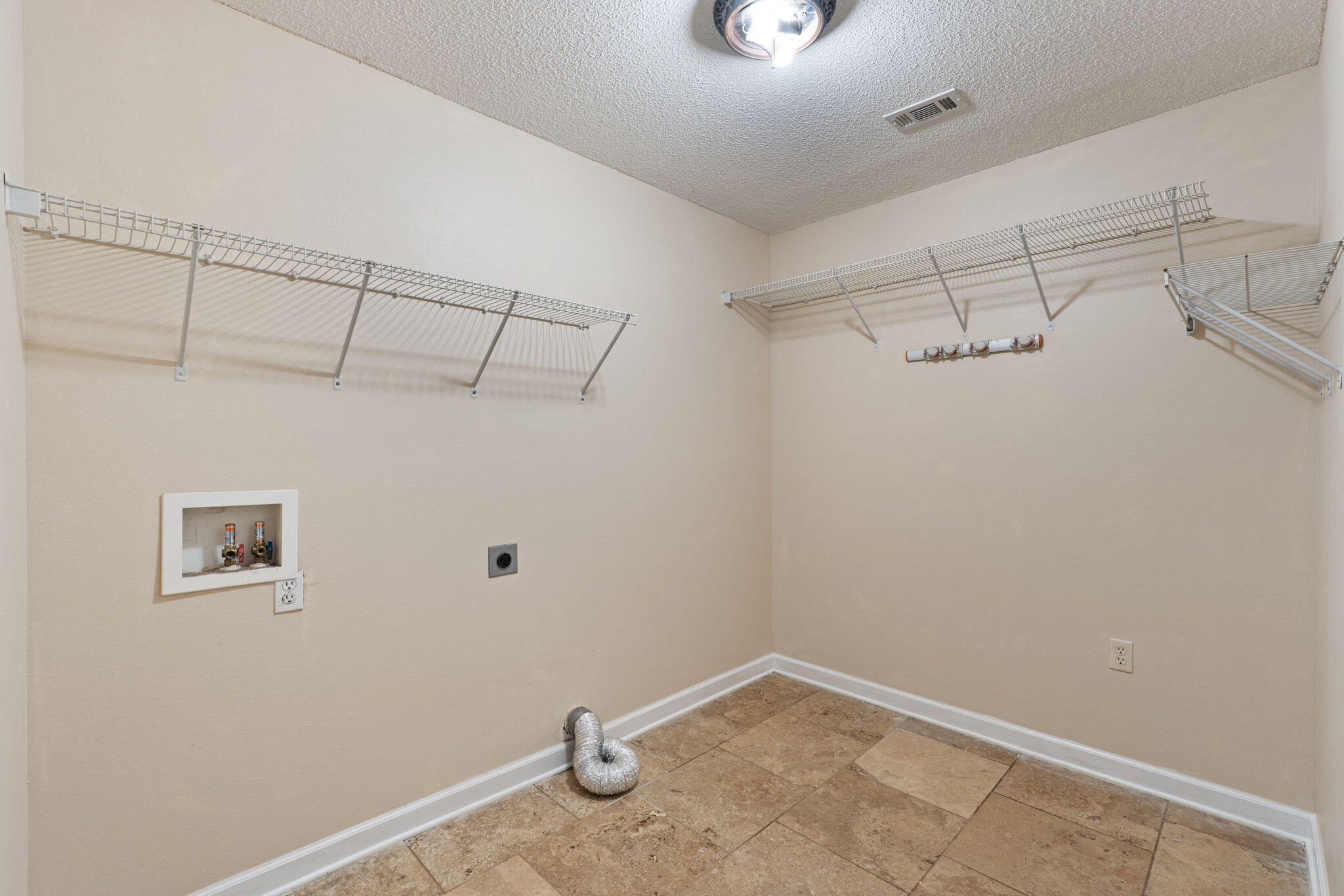 TRIPLE LAKES ESTATES - Residential