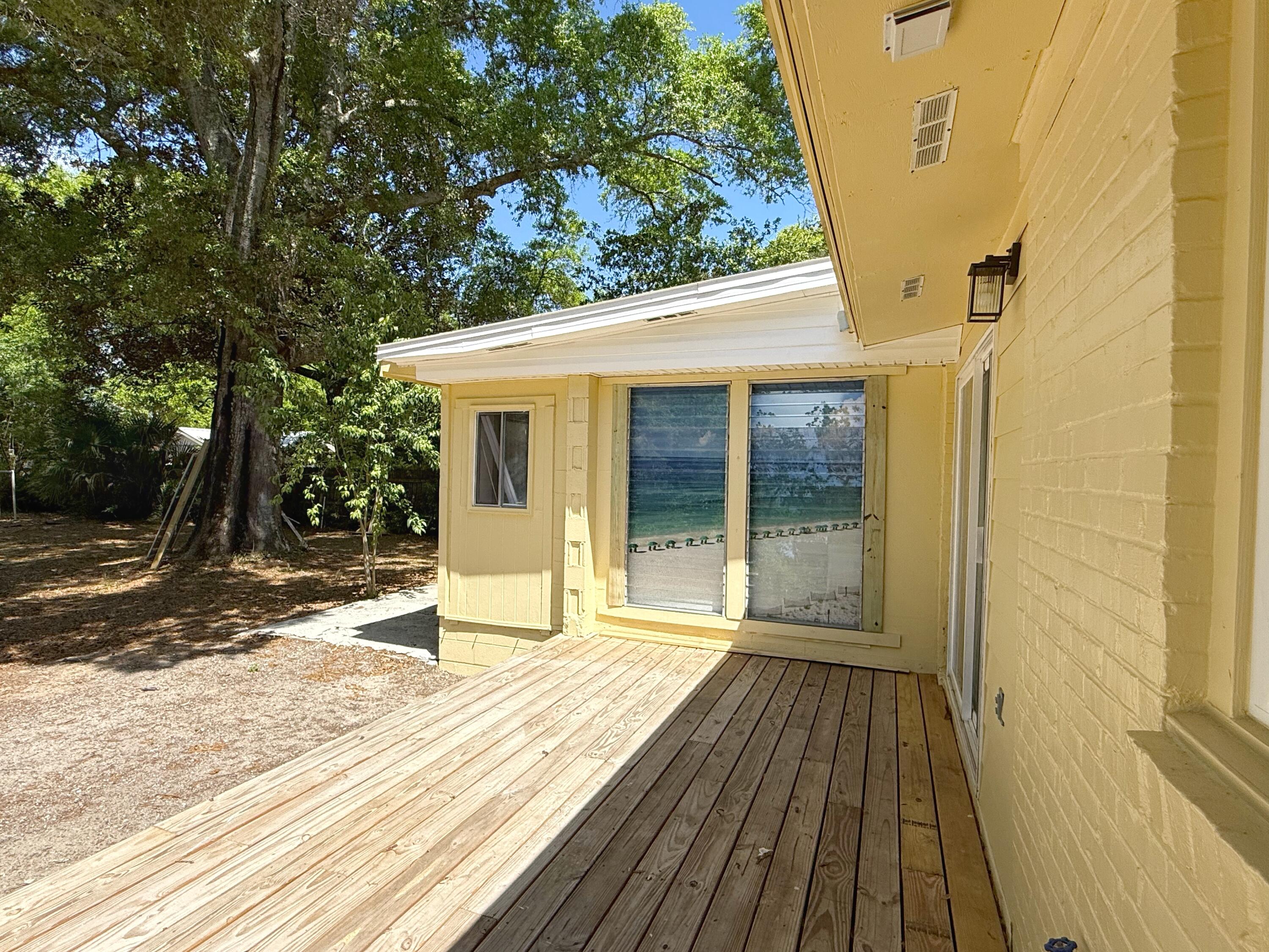 GARNIERS BEACH - Residential Lease