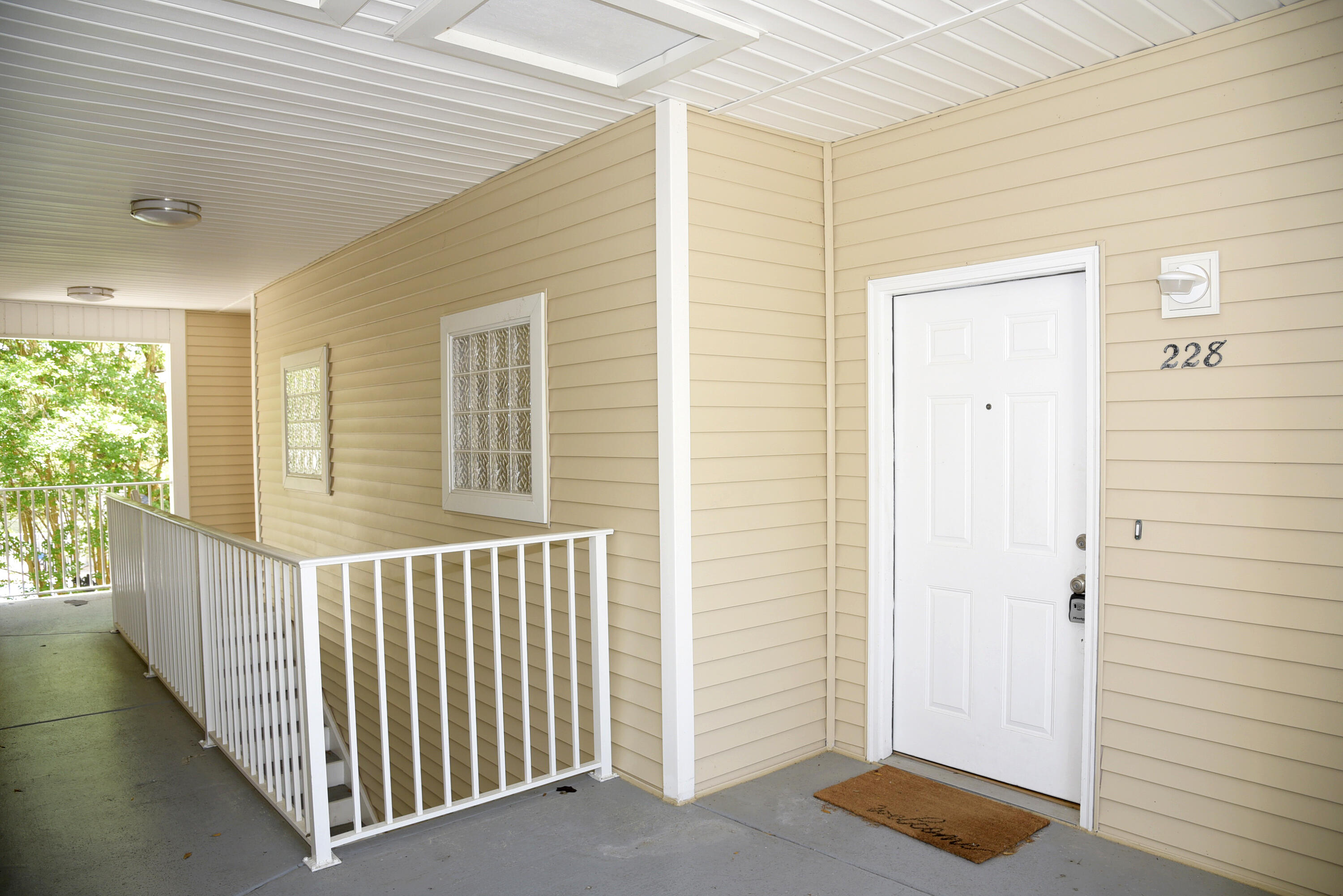 THE OAKS AT NICEVILLE - Residential Lease