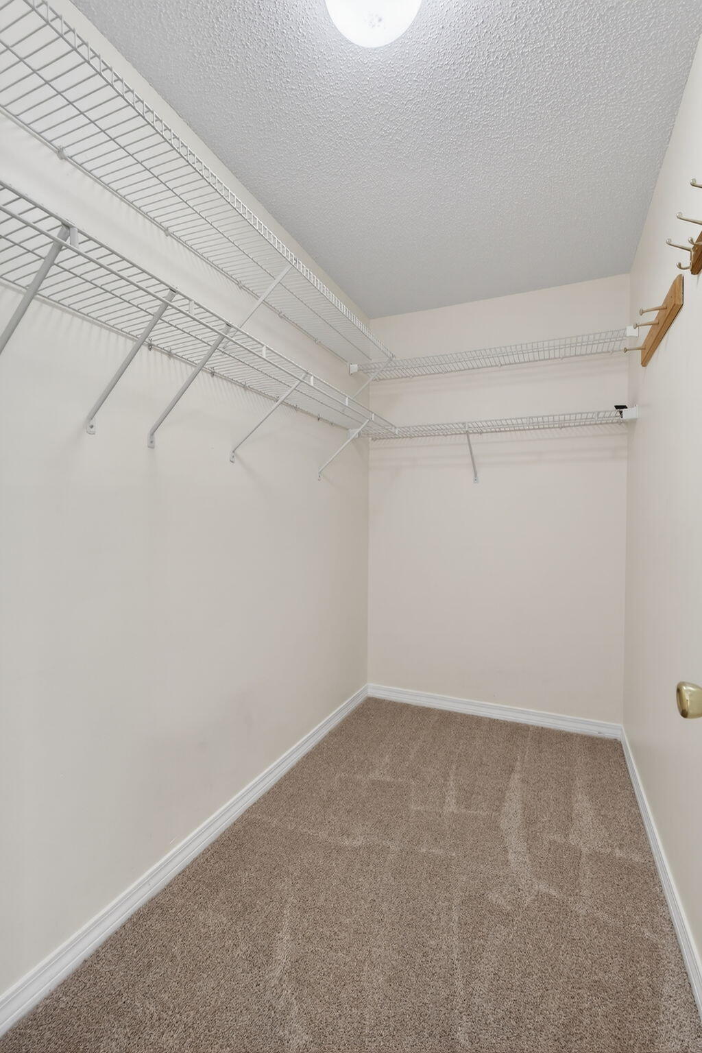 VALPARAISO PINECREST 5 - Residential