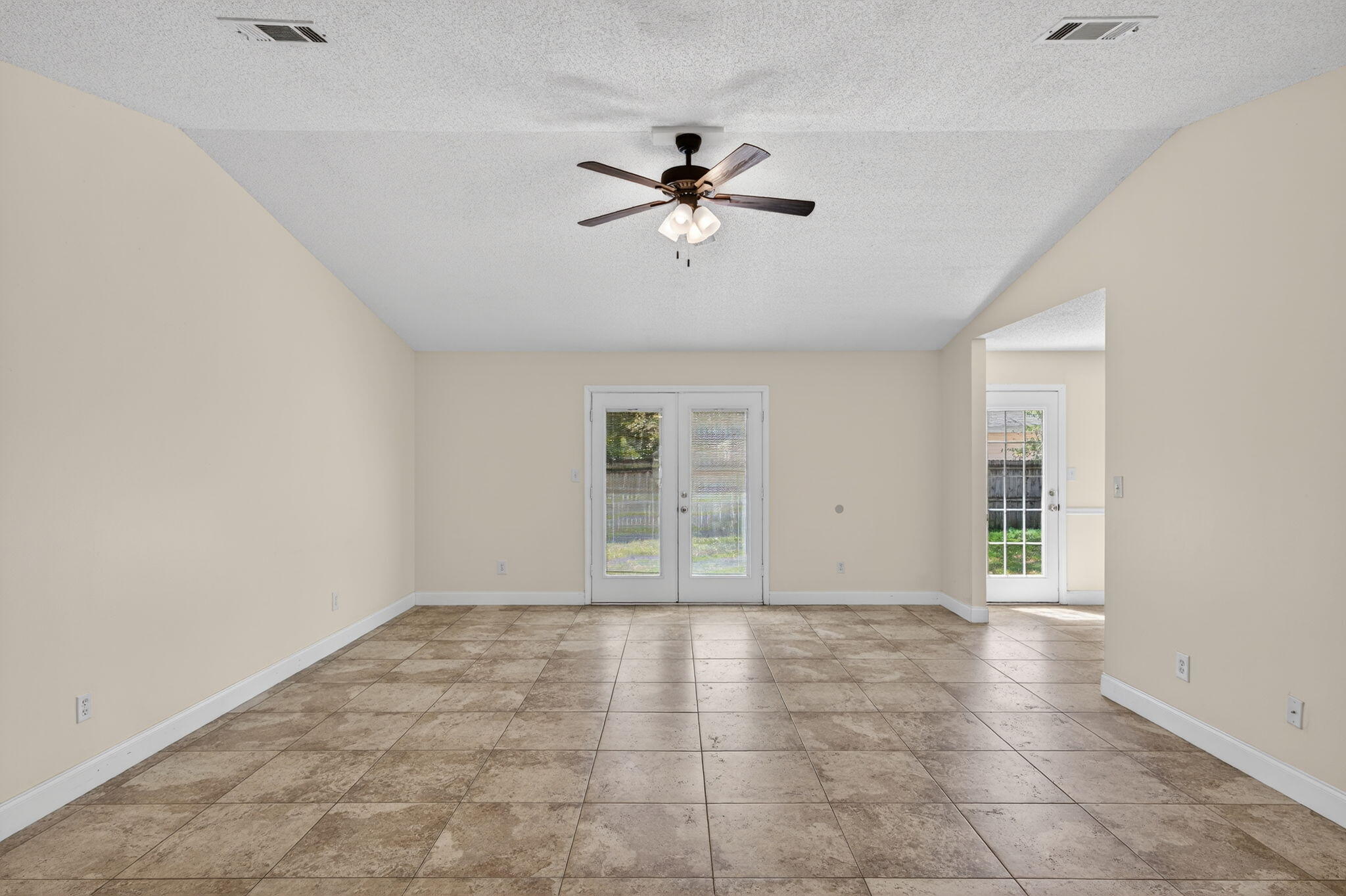 VALPARAISO PINECREST 5 - Residential