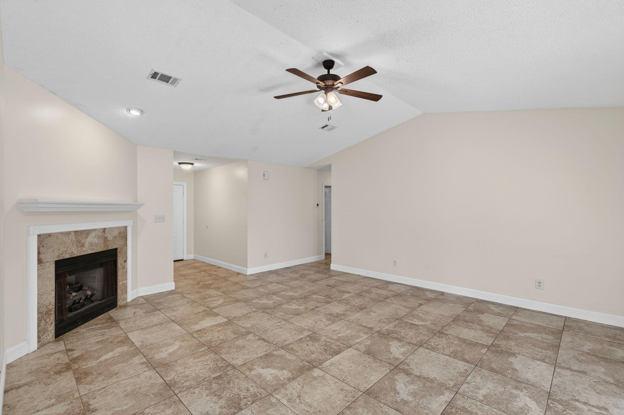 VALPARAISO PINECREST 5 - Residential