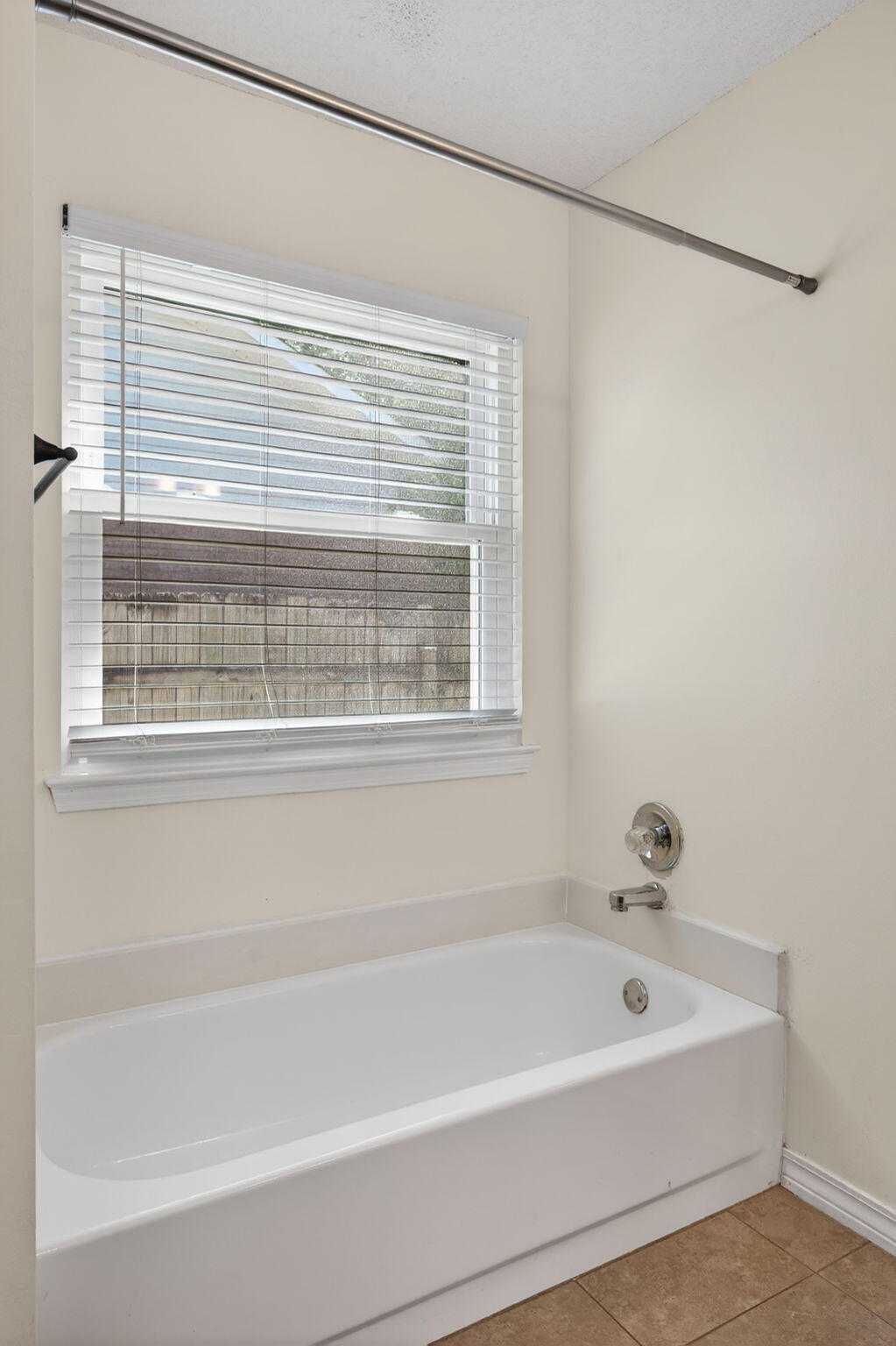 VALPARAISO PINECREST 5 - Residential