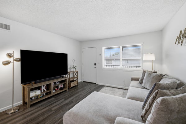 201 COLLEGE BLVD E UNIT 16, NICEVILLE, FL 32578 - Image 823da3a62457ef1f09d0ca4ddcbda5df/2525772744
