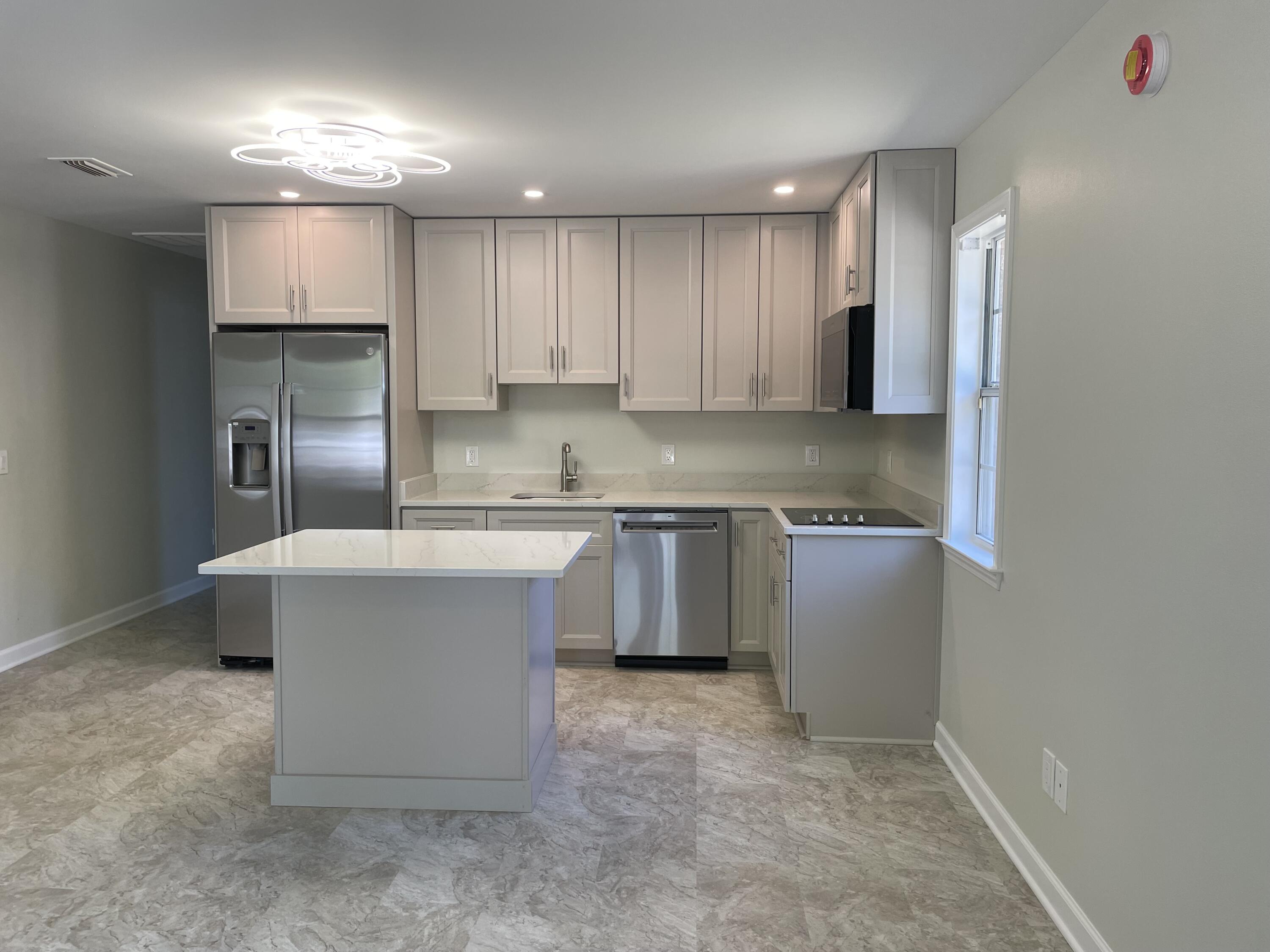 HOLIDAY SHORES EST 4TH ADDN - Residential