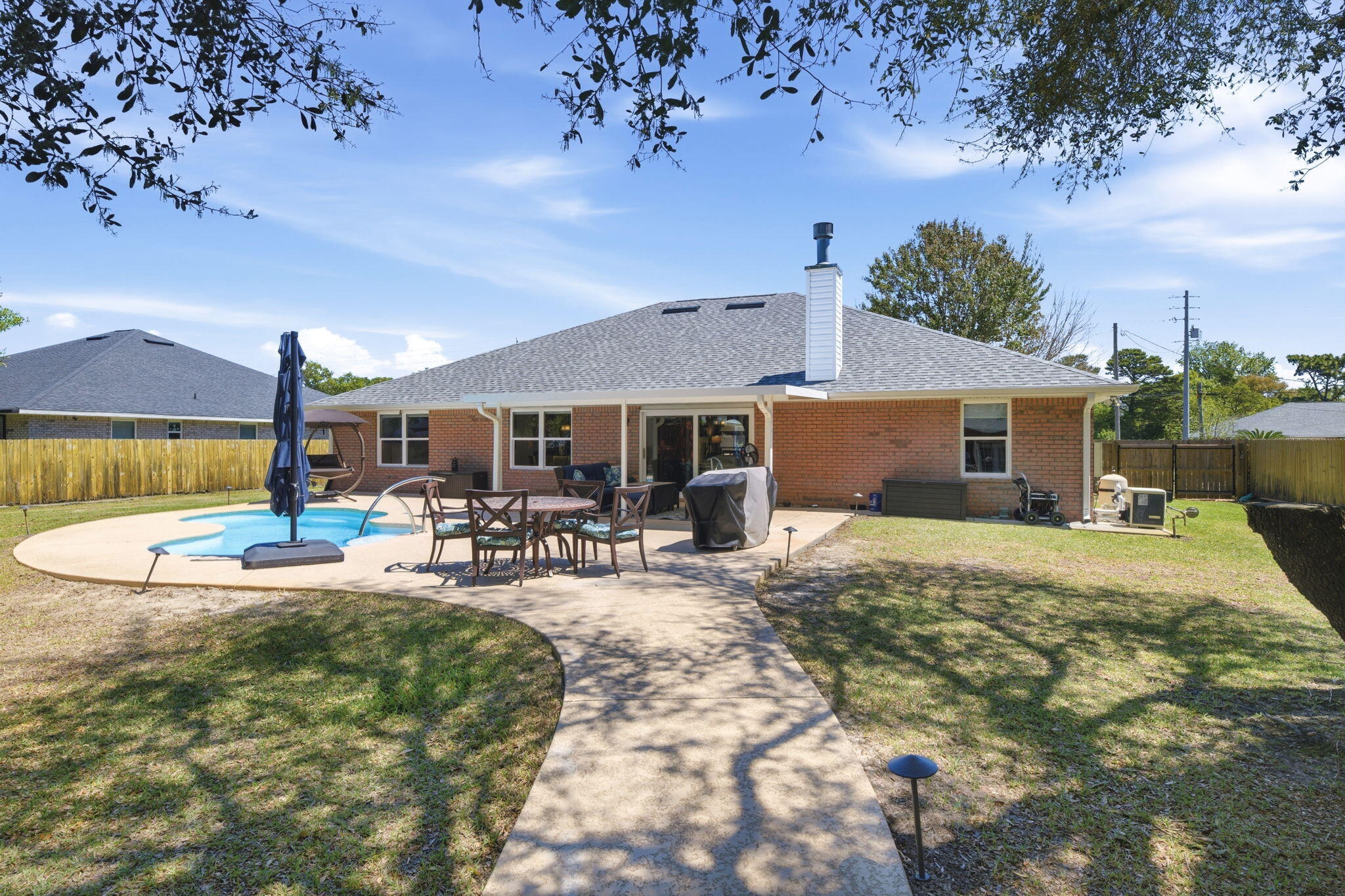 HOLLEY BY THE SEA - Residential