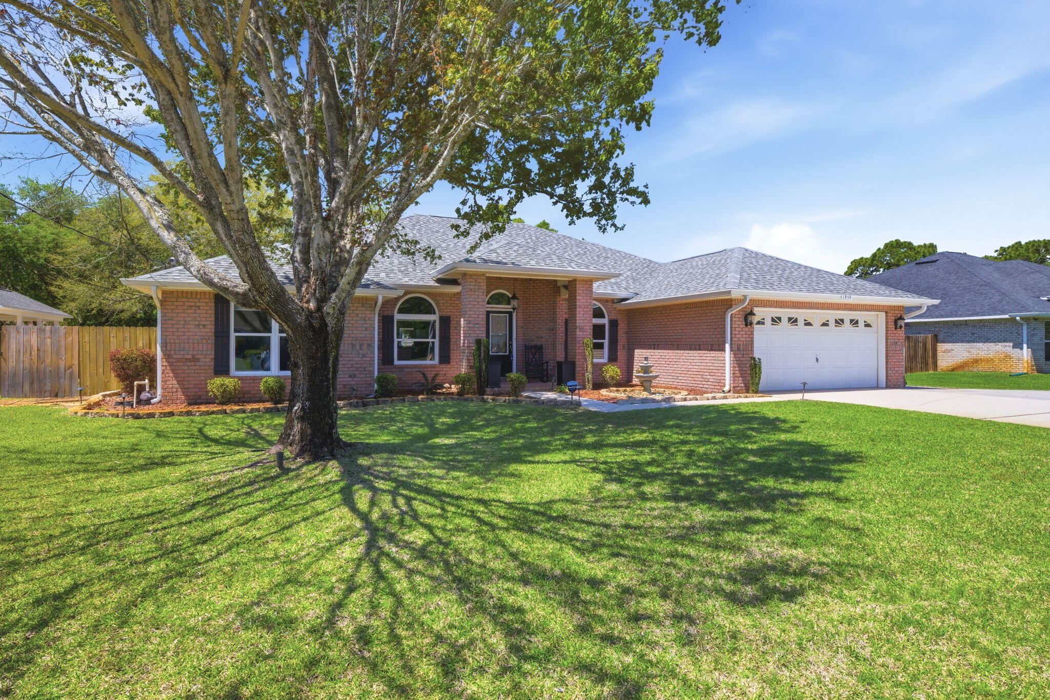 HOLLEY BY THE SEA - Residential