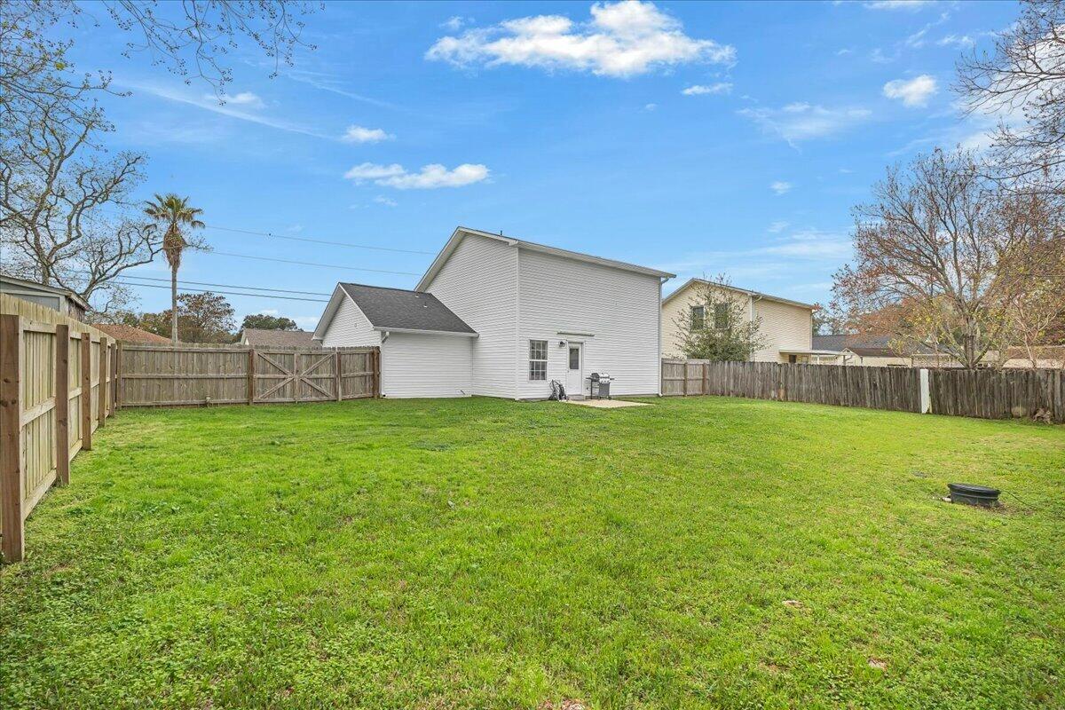 WEST LAKE - Residential