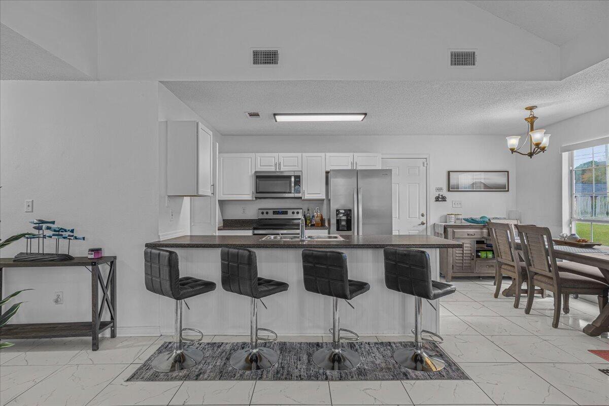 WEST LAKE - Residential