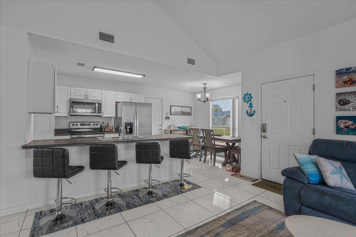 WEST LAKE - Residential