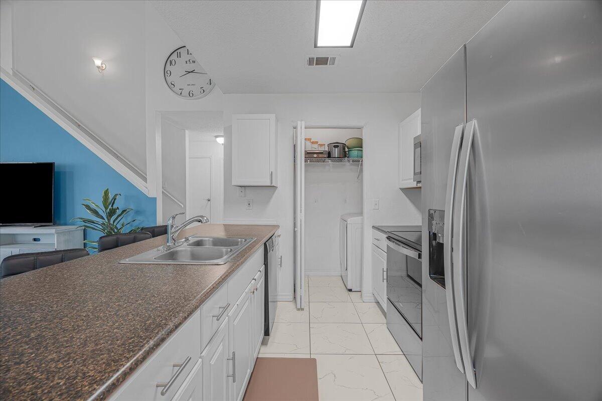 WEST LAKE - Residential