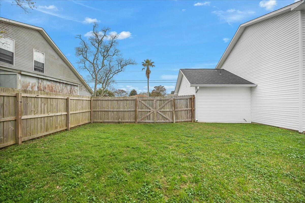 WEST LAKE - Residential