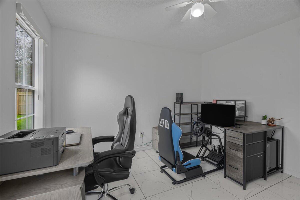 WEST LAKE - Residential