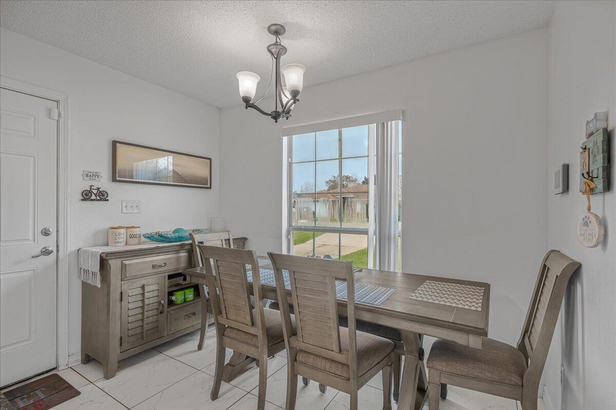 WEST LAKE - Residential