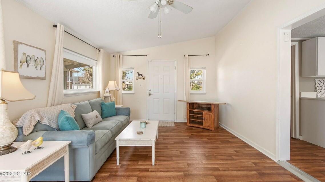 LAGUNA BEACH - Residential