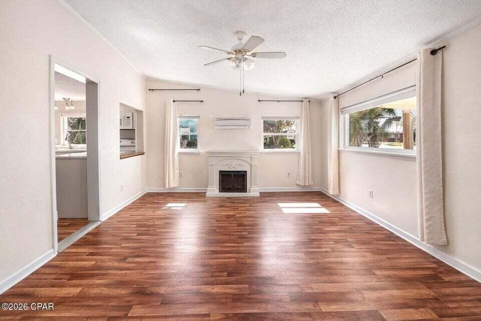 LAGUNA BEACH - Residential