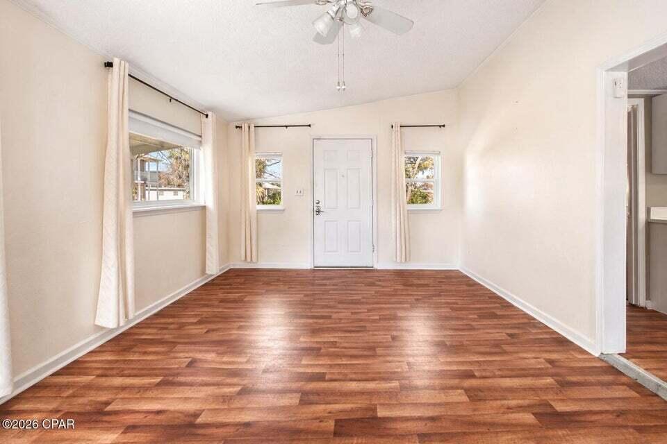 LAGUNA BEACH - Residential