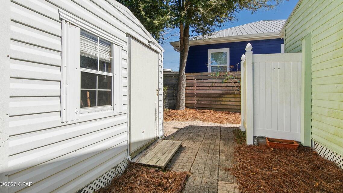 LAGUNA BEACH - Residential