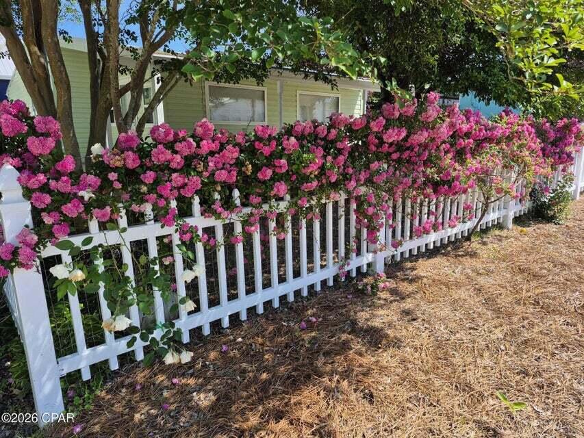 LAGUNA BEACH - Residential