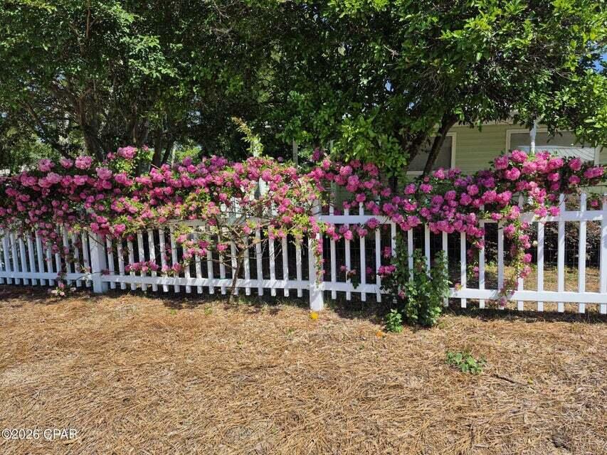 LAGUNA BEACH - Residential