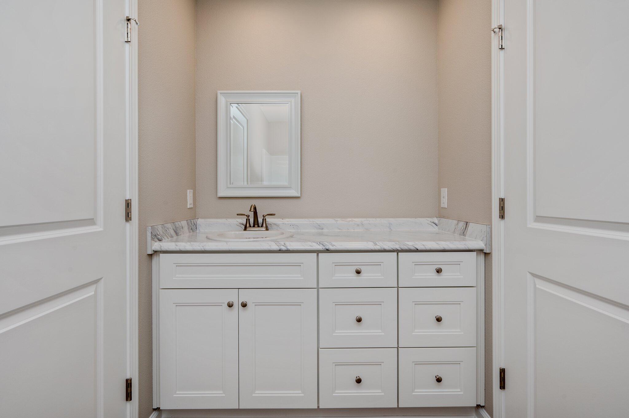 FAIRVIEW L H - Residential