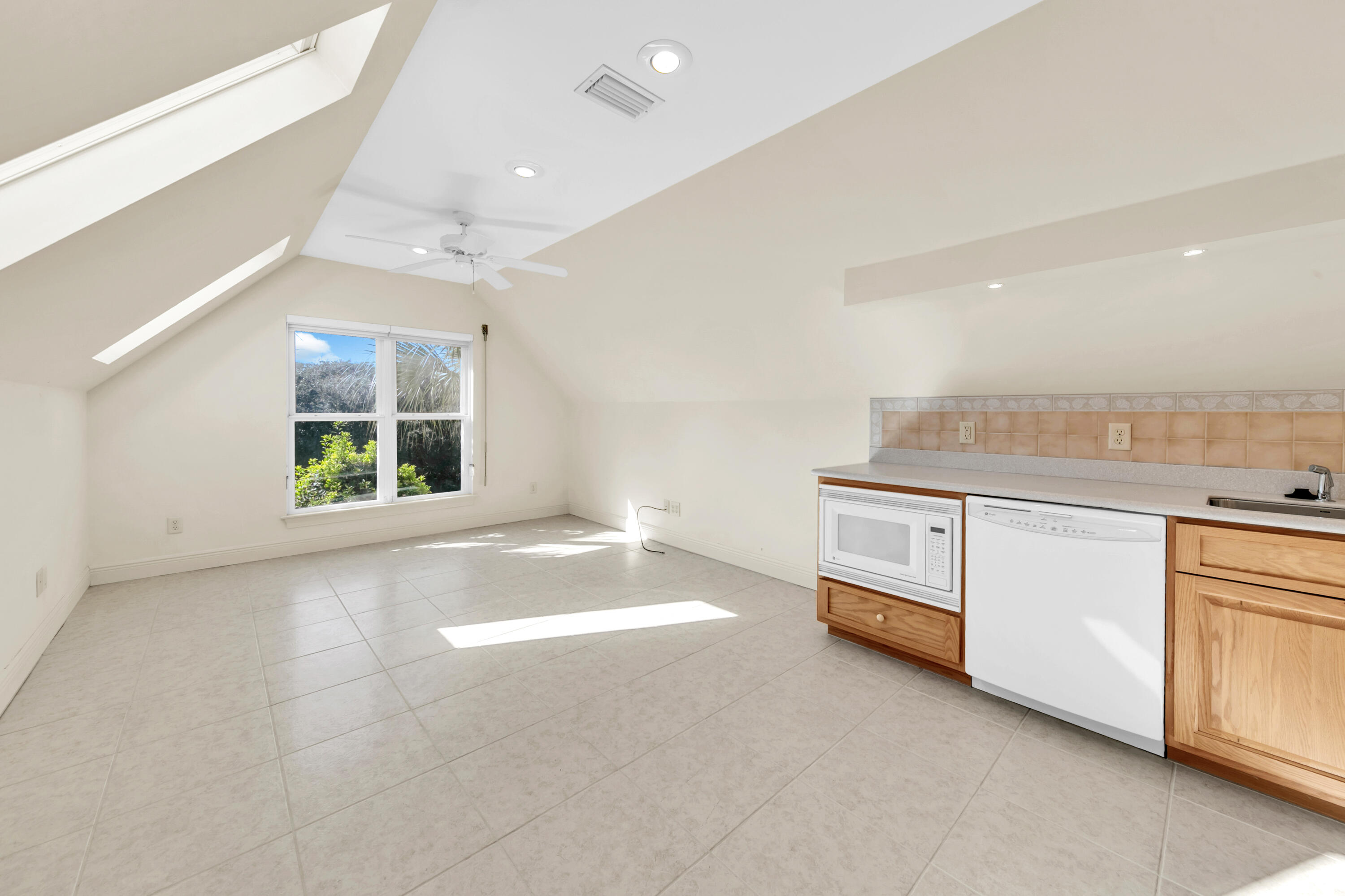 CAMP CREEK LAKE - Residential