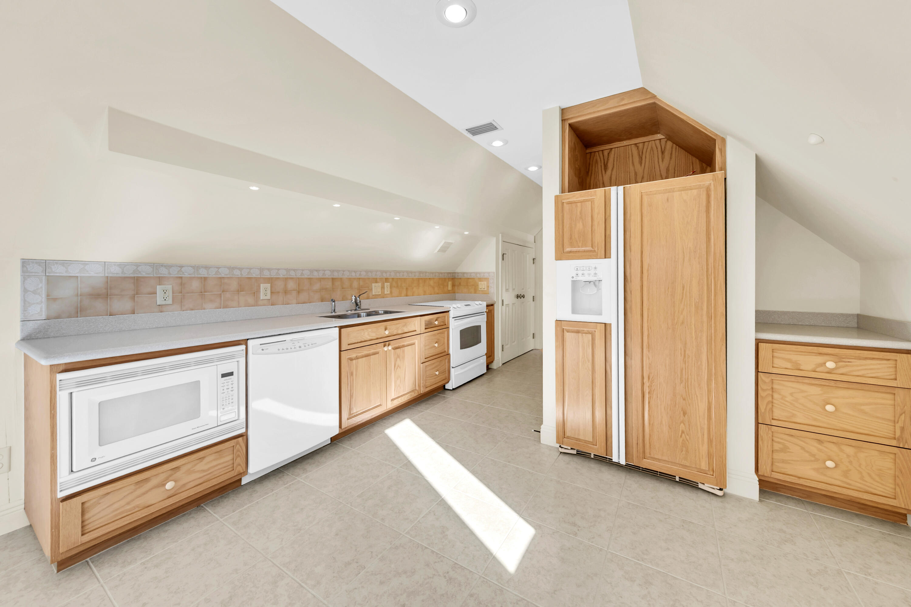 CAMP CREEK LAKE - Residential