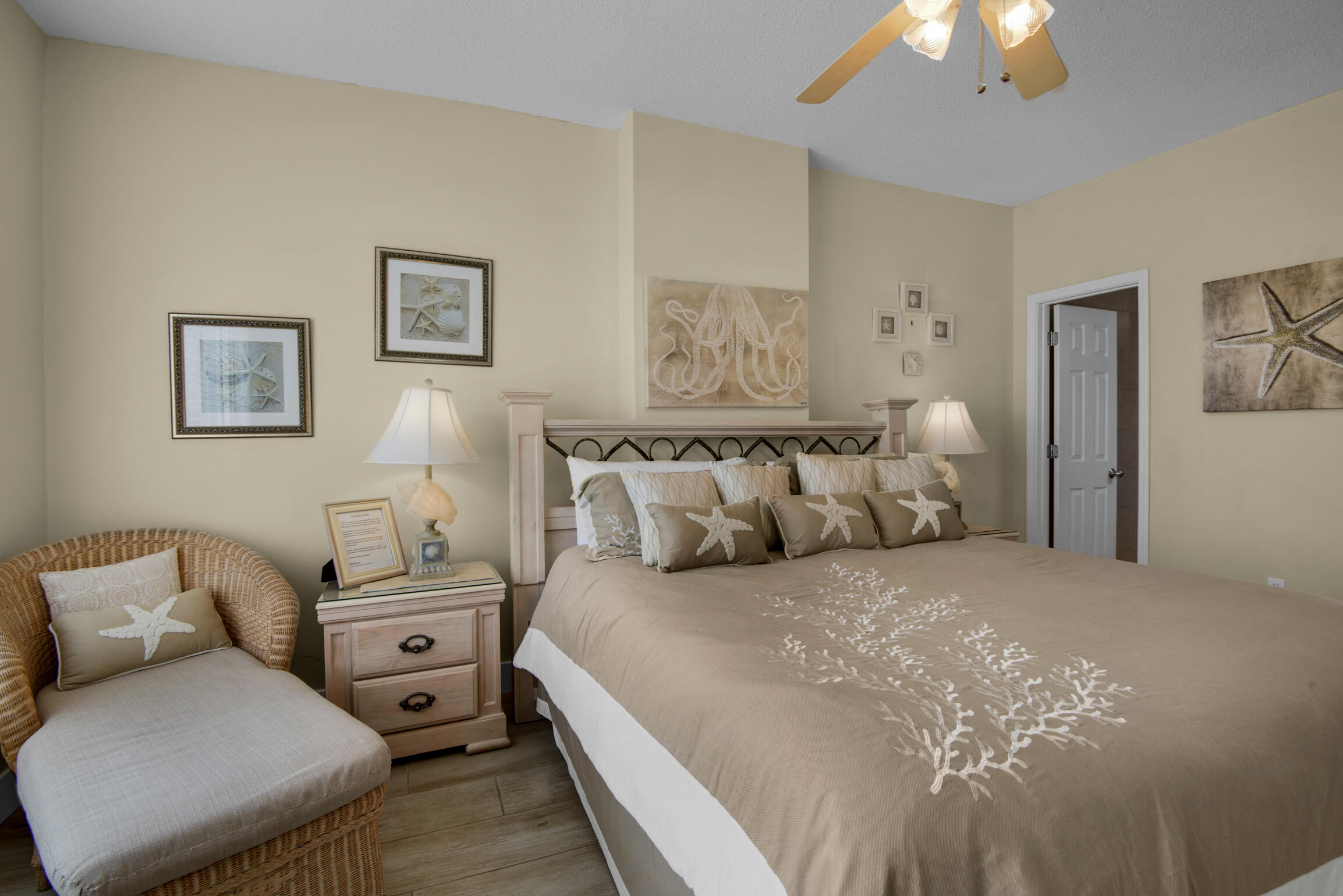 LEEWARD KEY - Residential