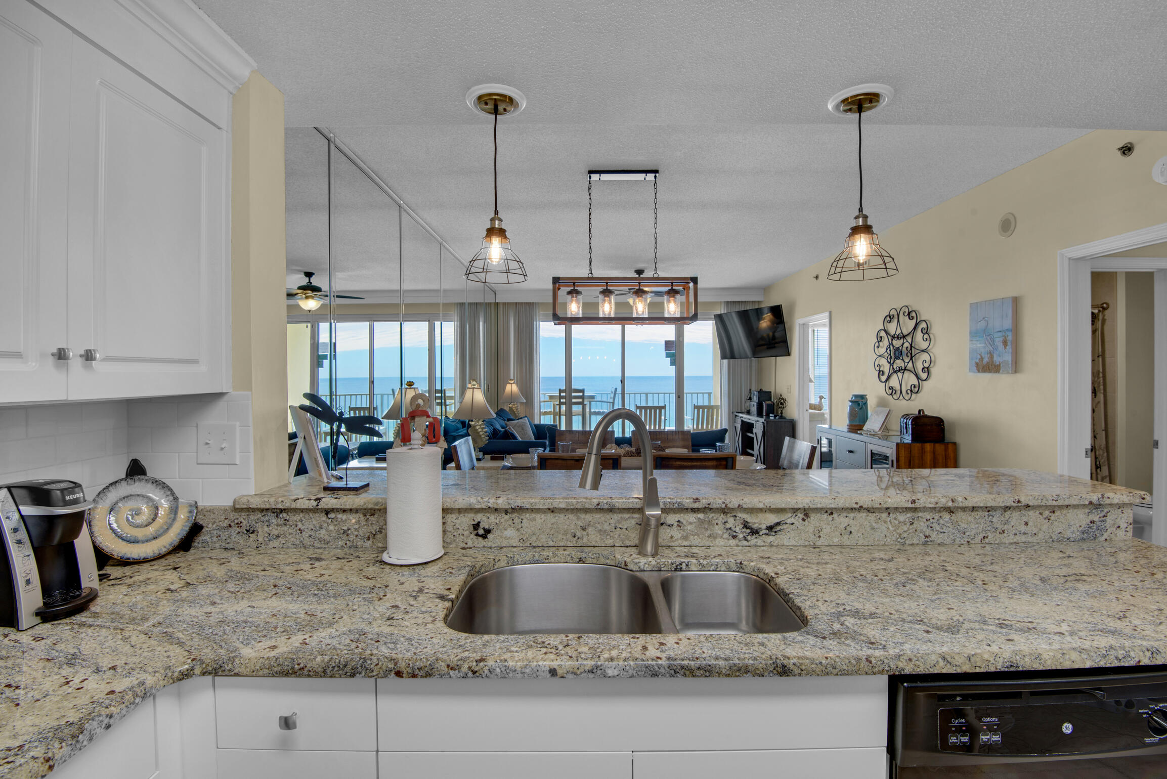 LEEWARD KEY - Residential