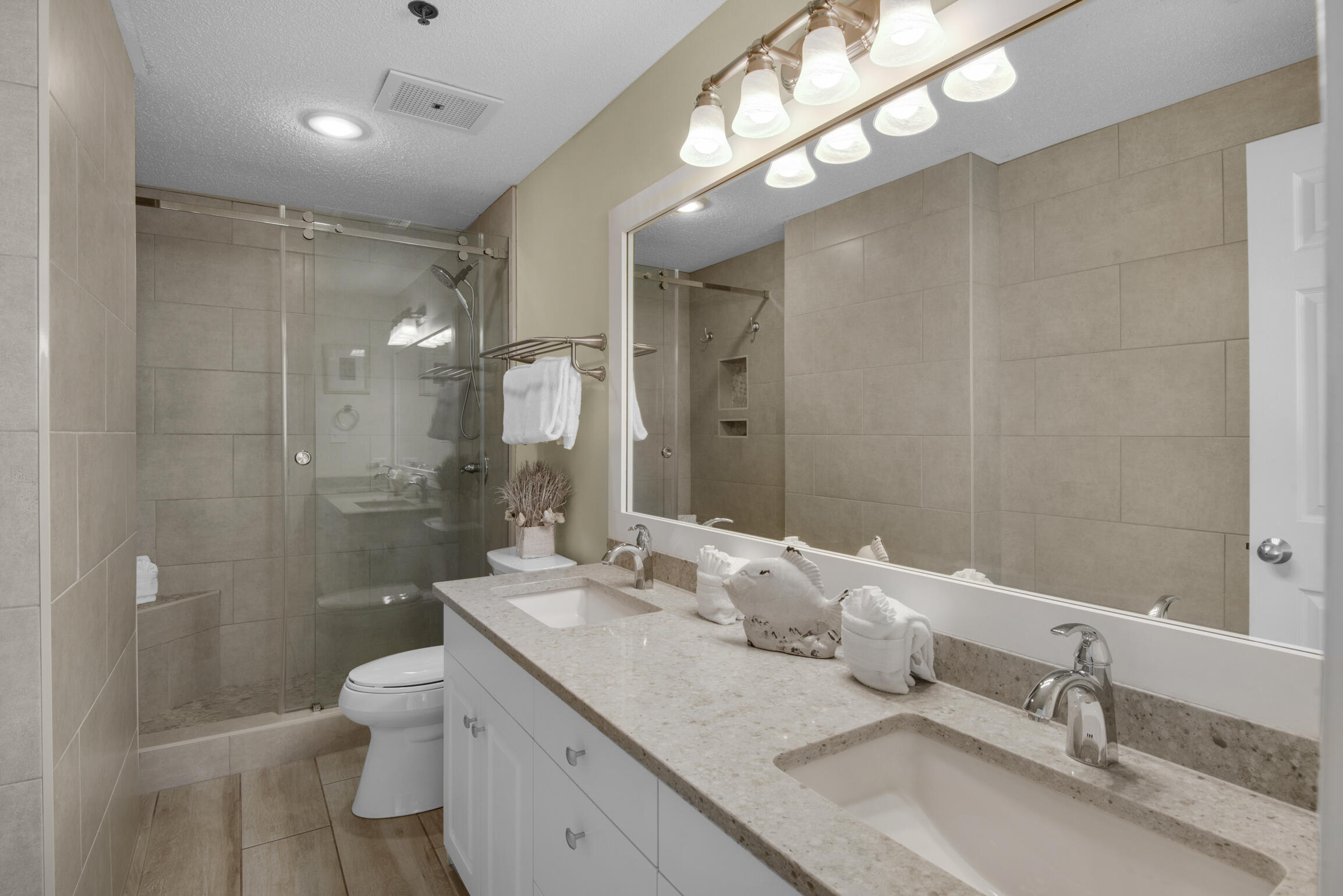 LEEWARD KEY - Residential
