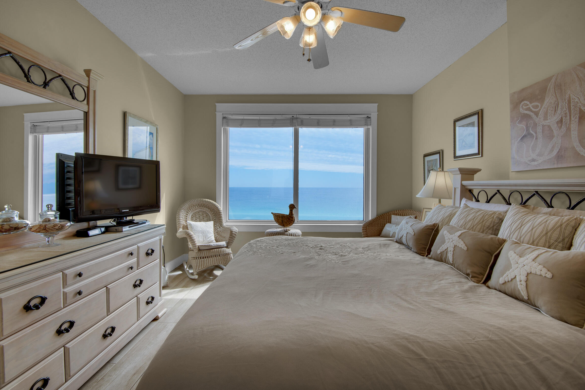 LEEWARD KEY - Residential