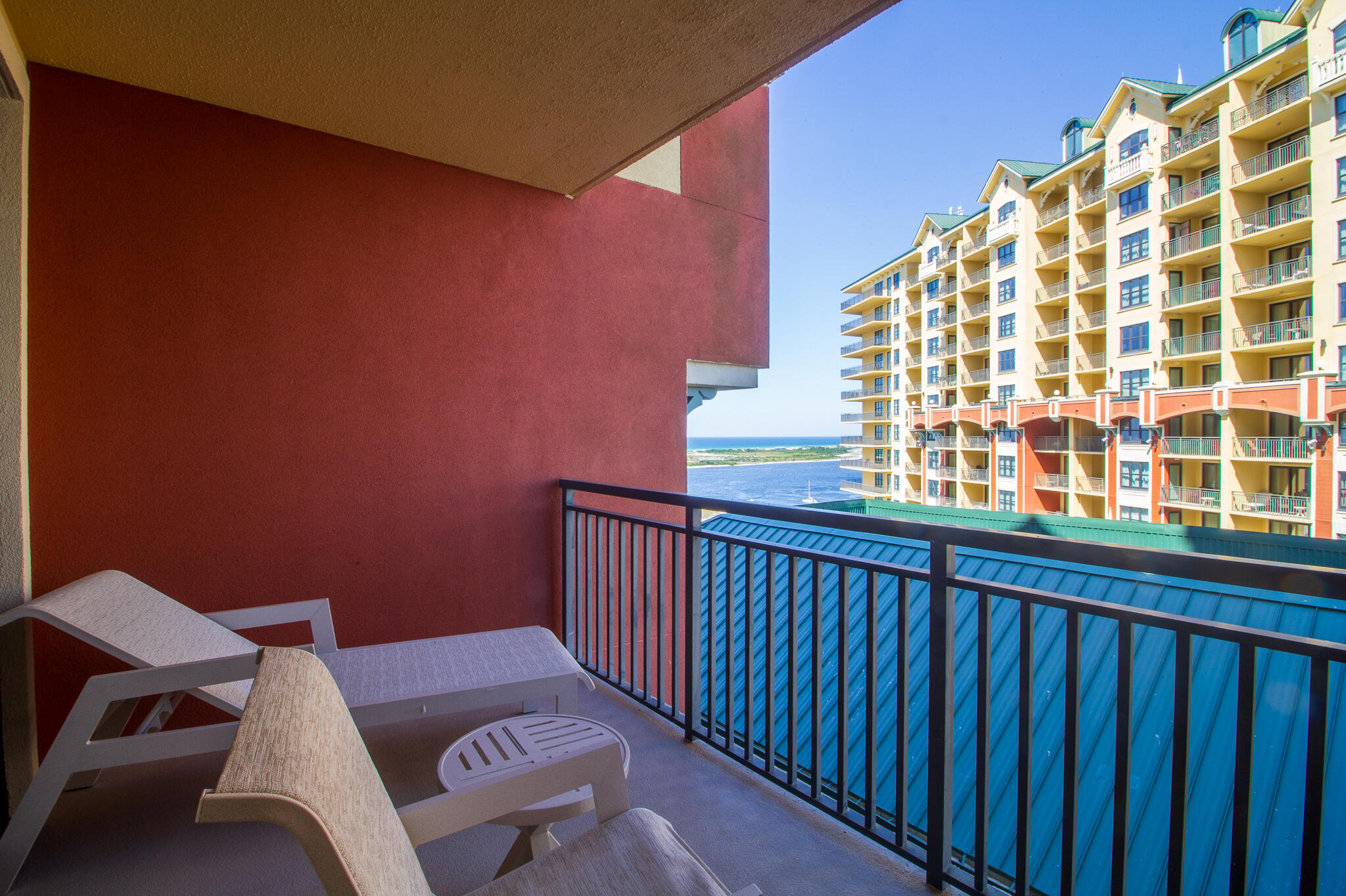 EMERALD GRANDE - Residential