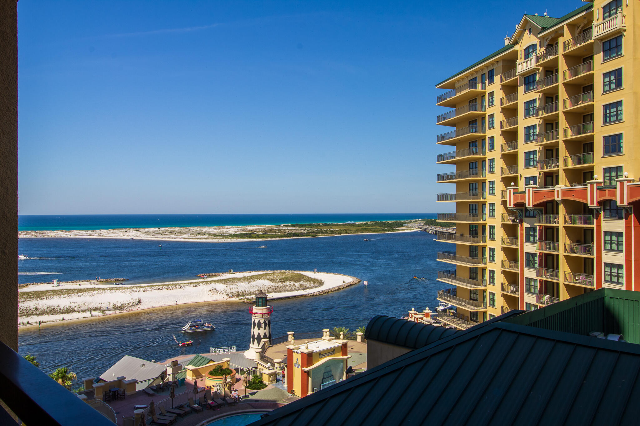 EMERALD GRANDE - Residential