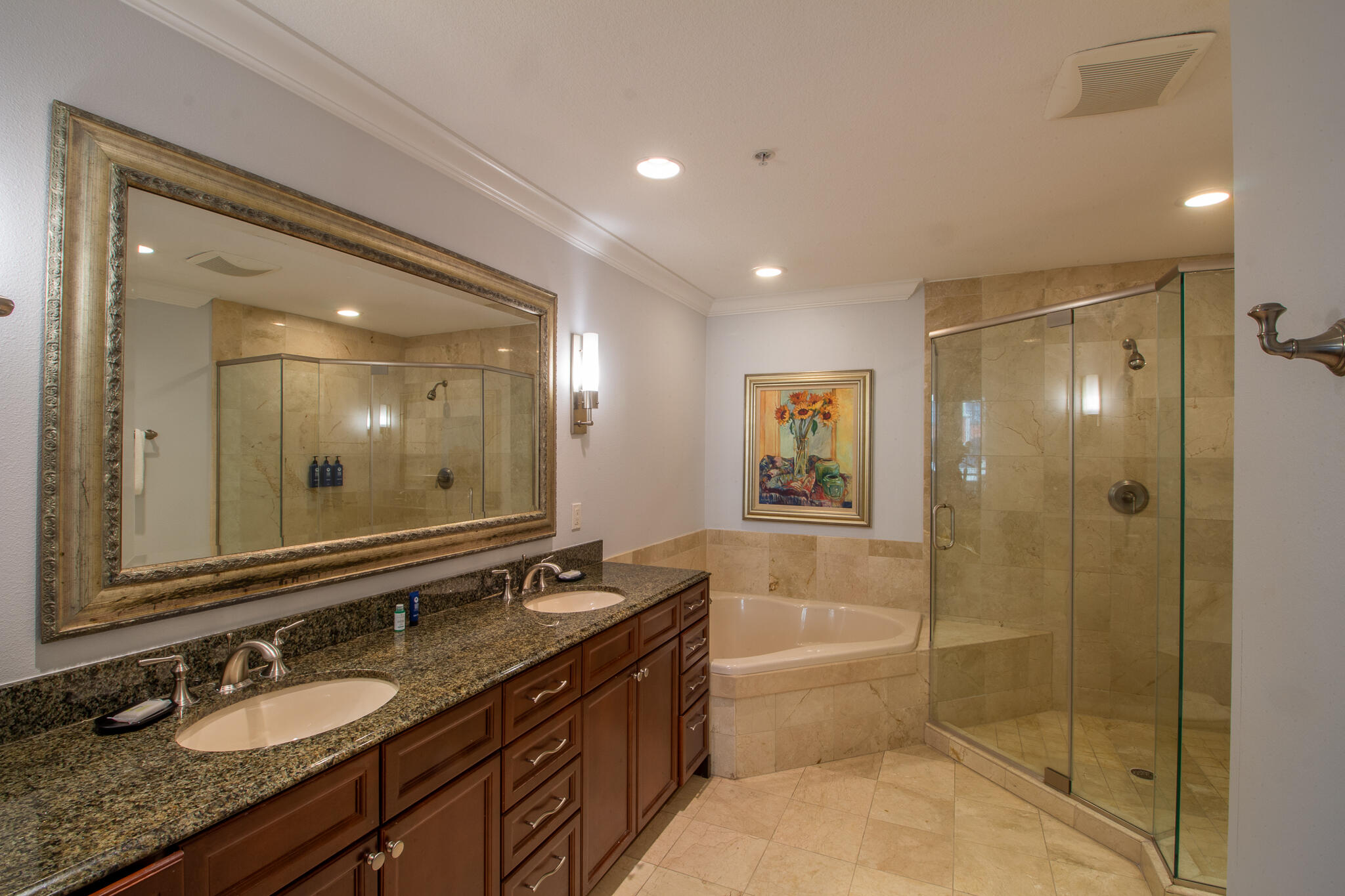 EMERALD GRANDE - Residential