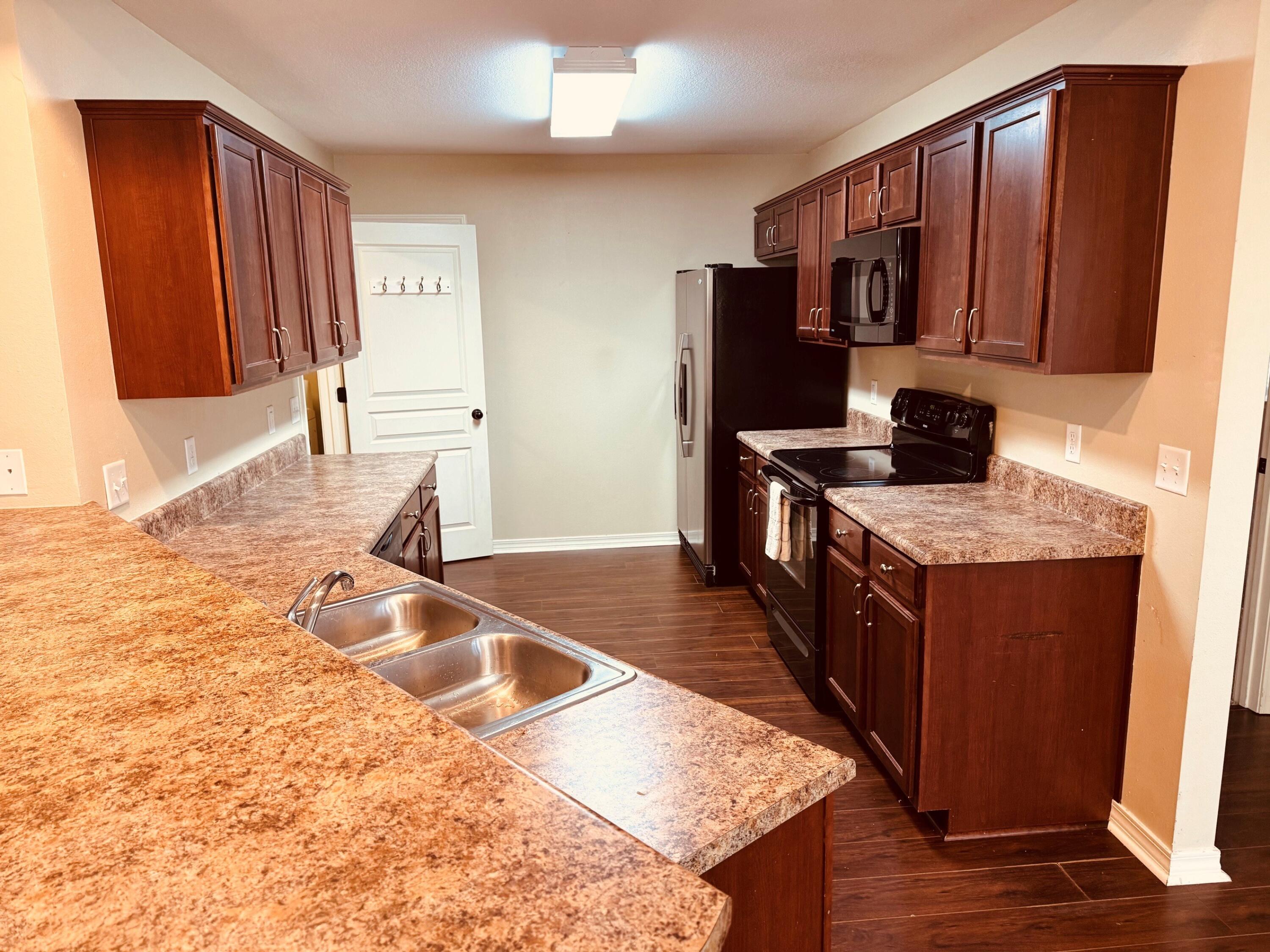 HUNTERS RIDGE - Residential Lease