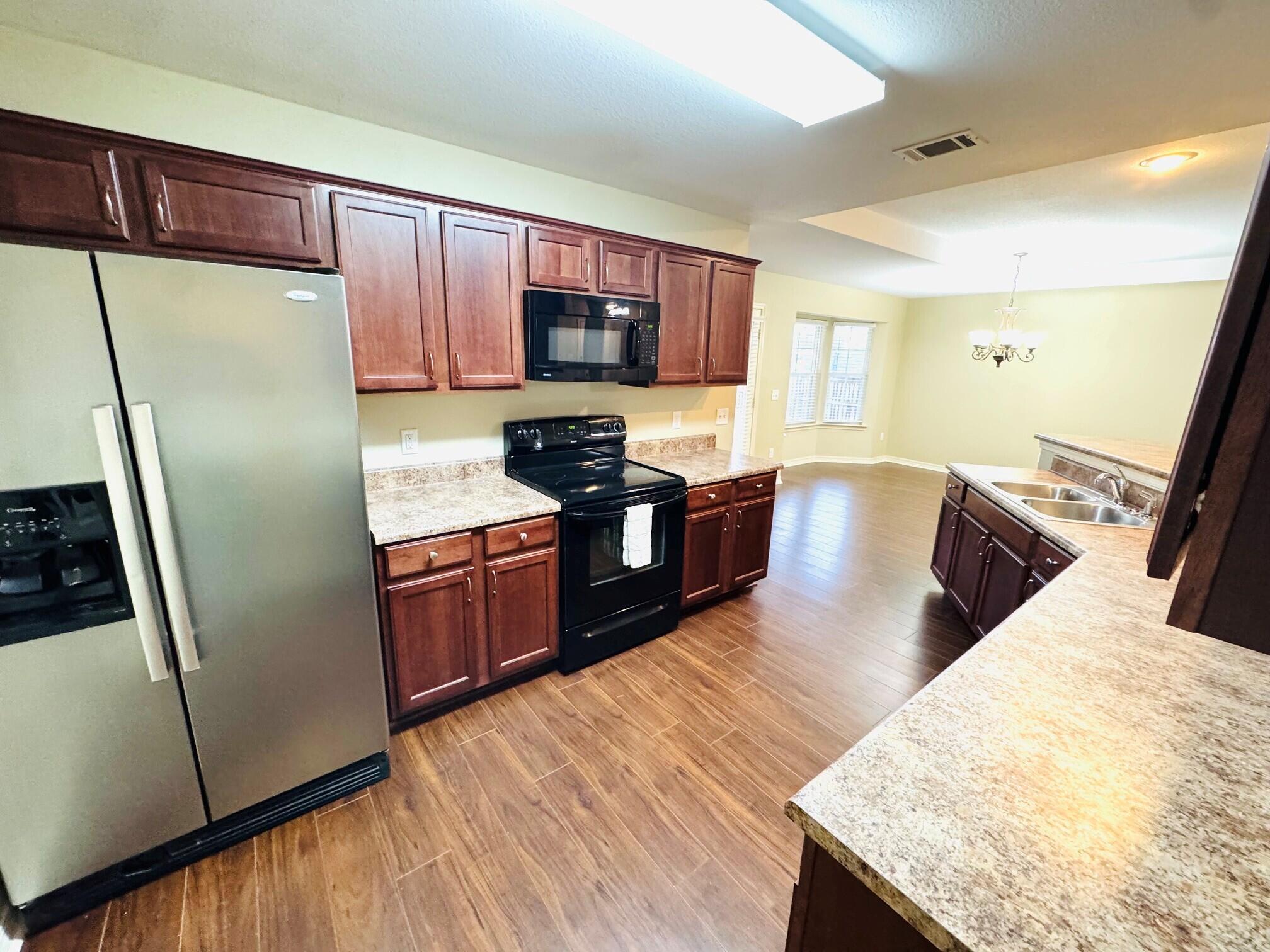 HUNTERS RIDGE - Residential Lease