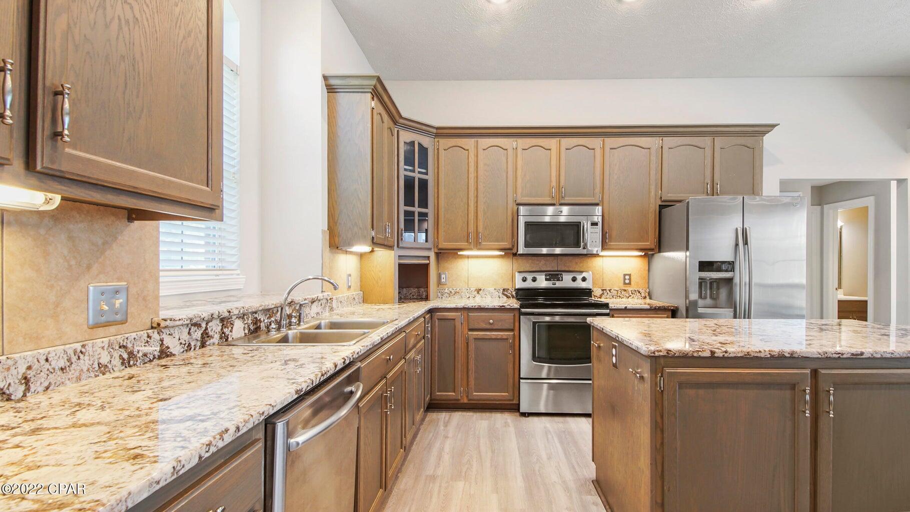 COLONY CLUB HARBOUR PH 3 - Residential Lease