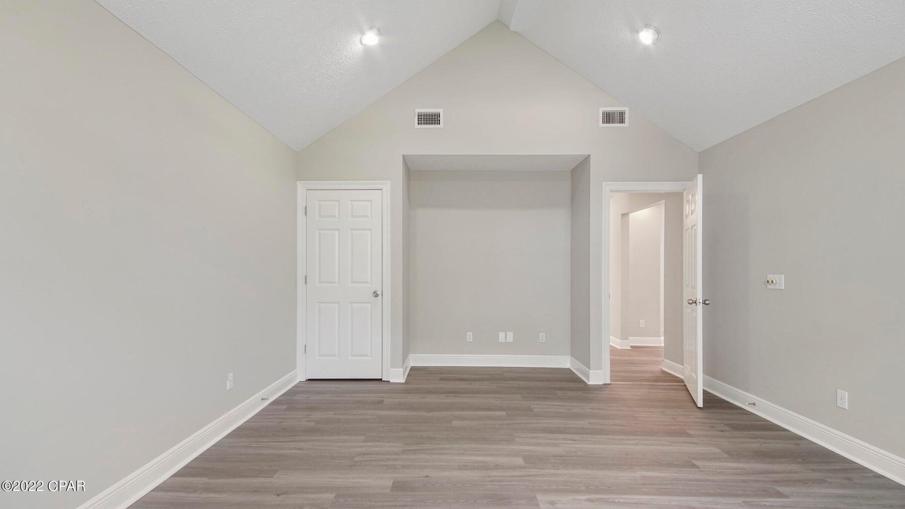 COLONY CLUB HARBOUR PH 3 - Residential Lease