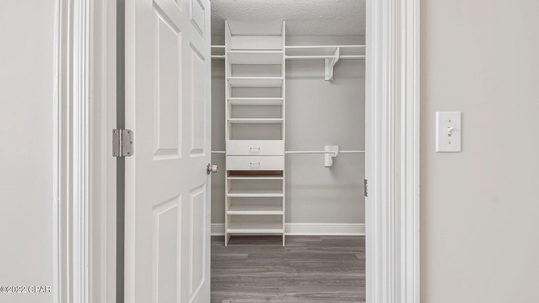 COLONY CLUB HARBOUR PH 3 - Residential Lease