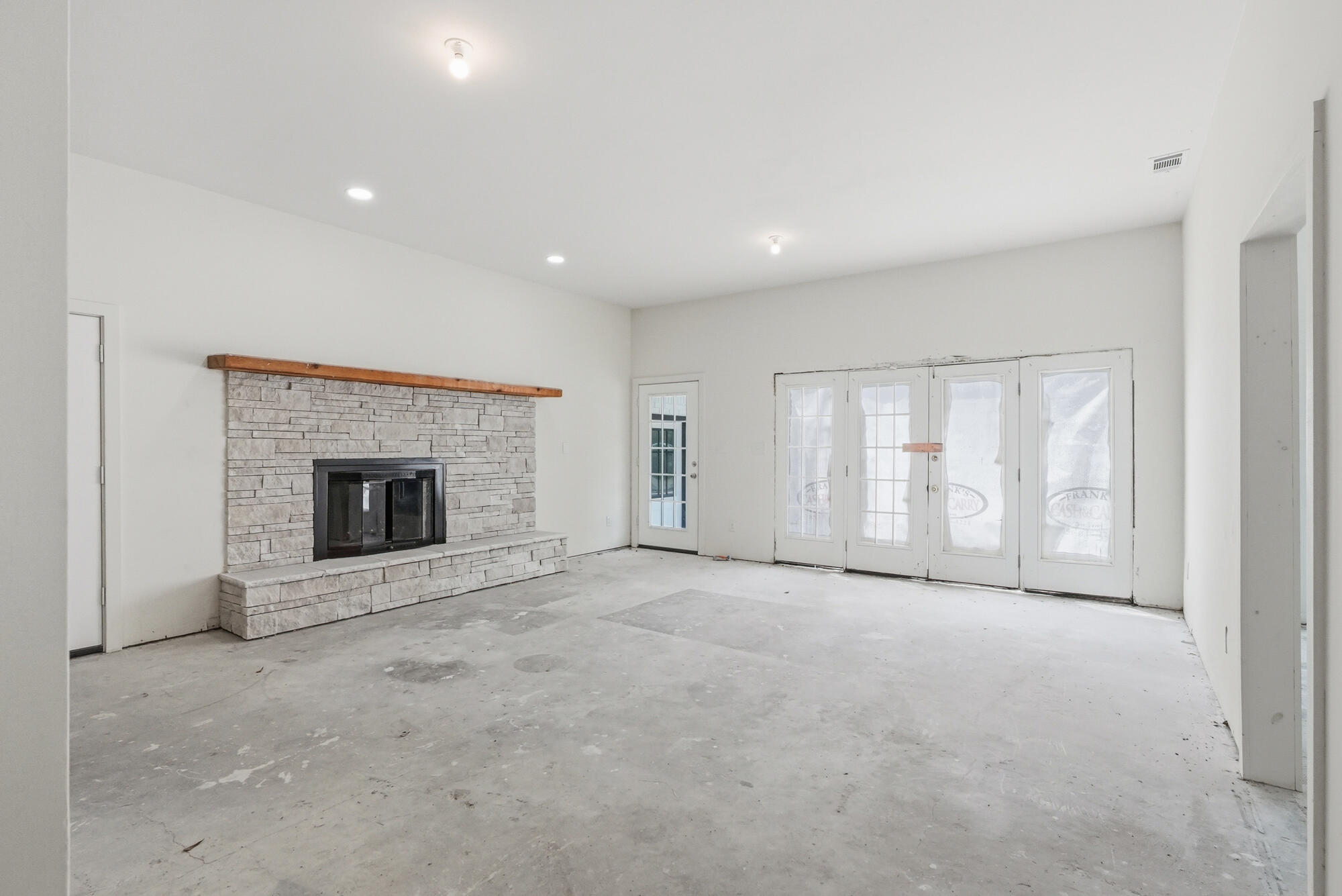 NO RECORDED SUBDIVISION - Residential