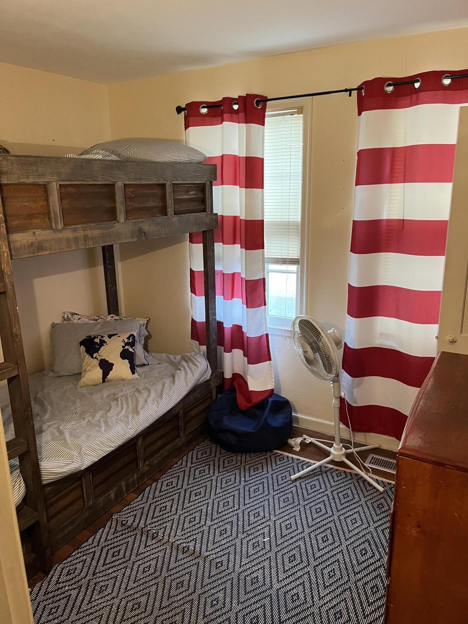 MCGUIGAN/ADAMS - Residential