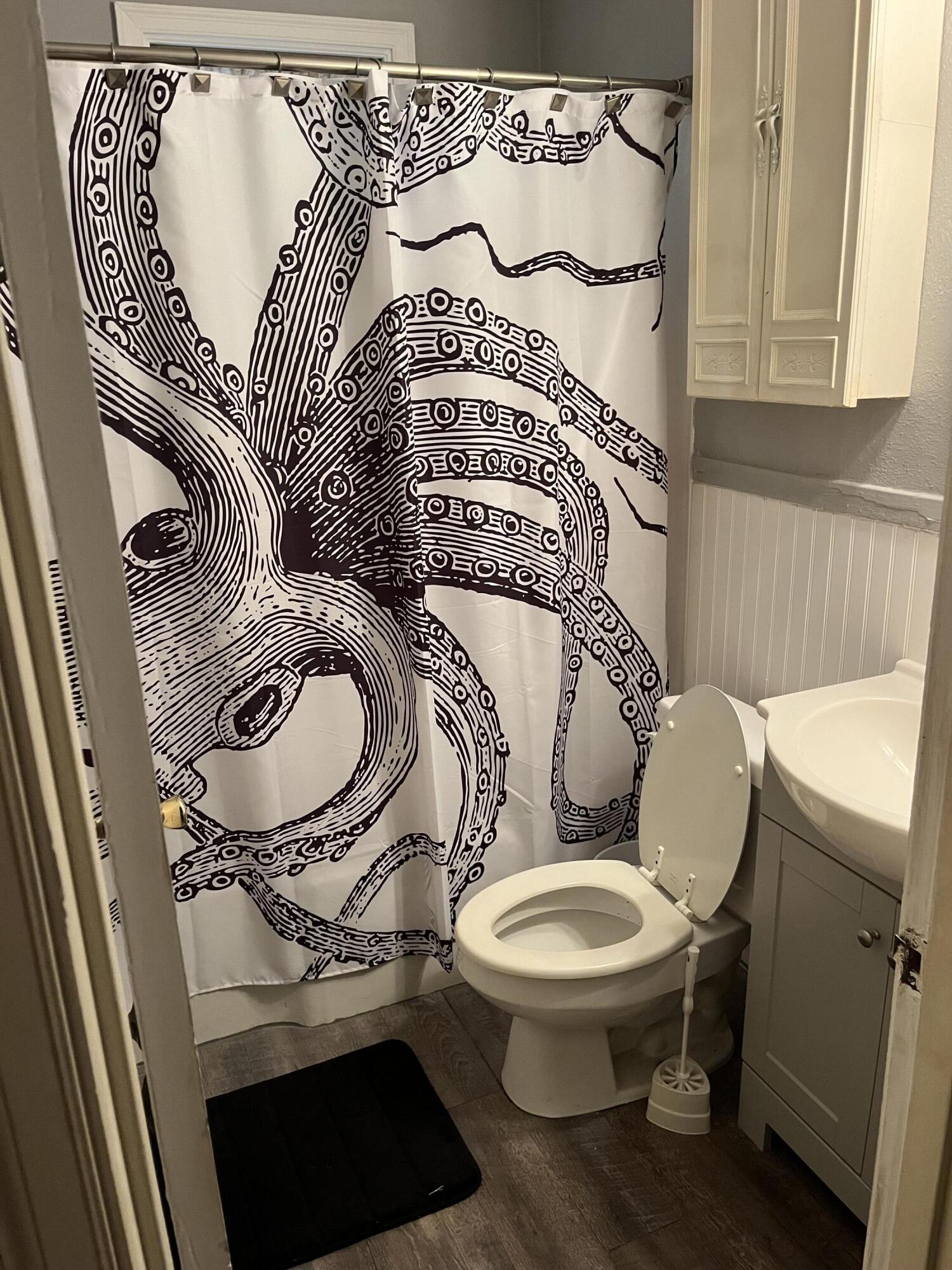 MCGUIGAN/ADAMS - Residential