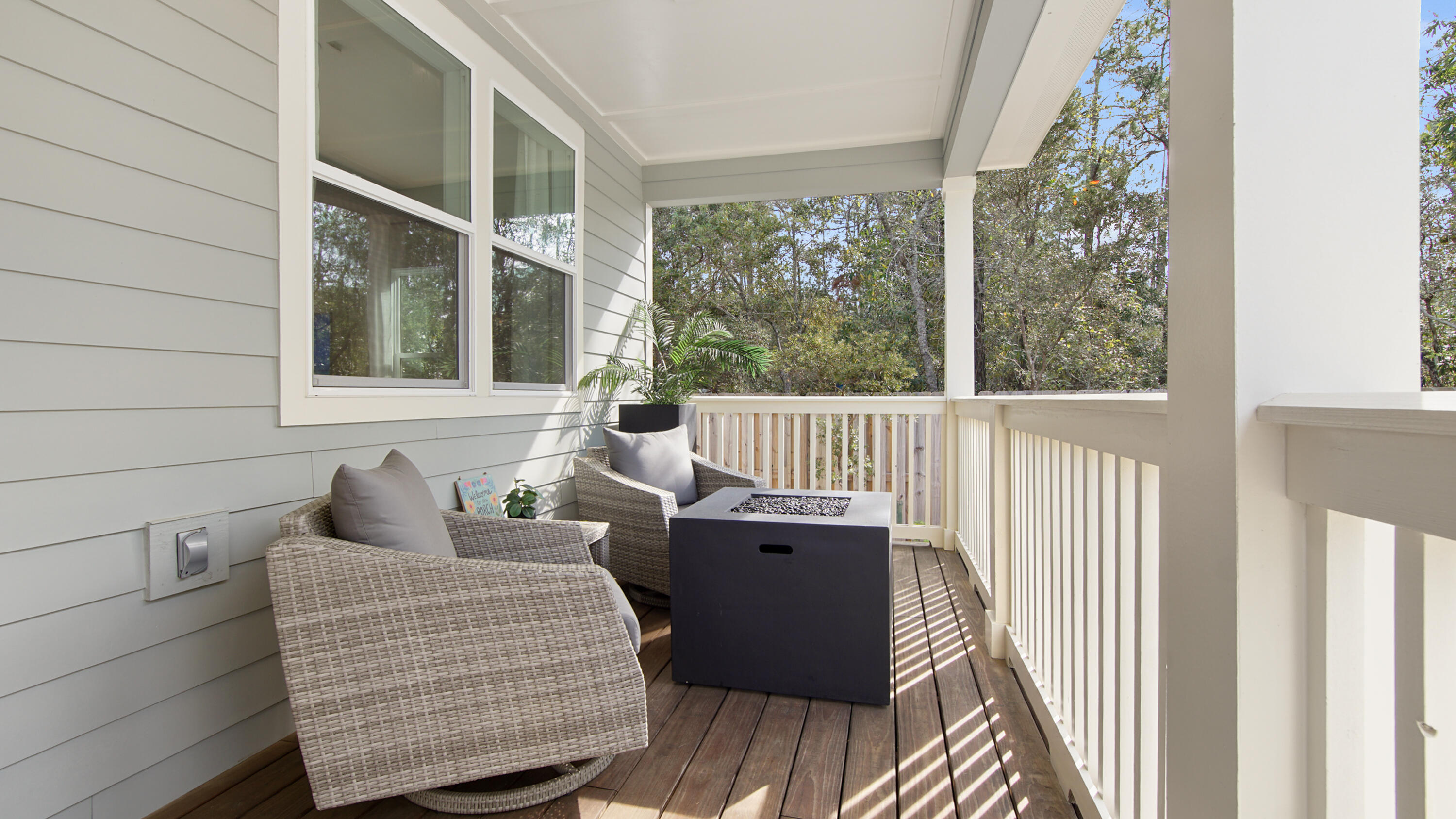 MAGNOLIA BEACH - Residential