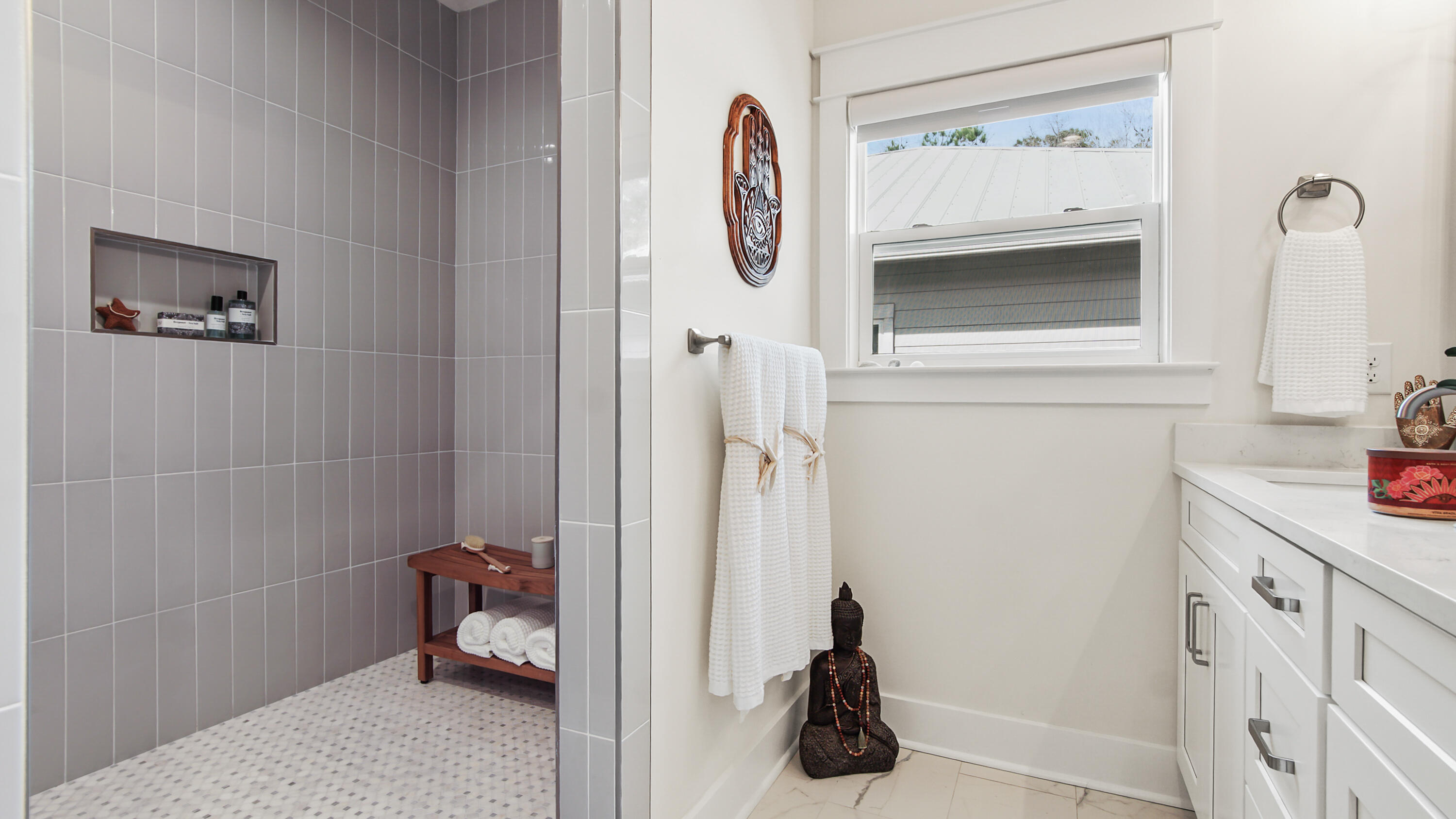 MAGNOLIA BEACH - Residential