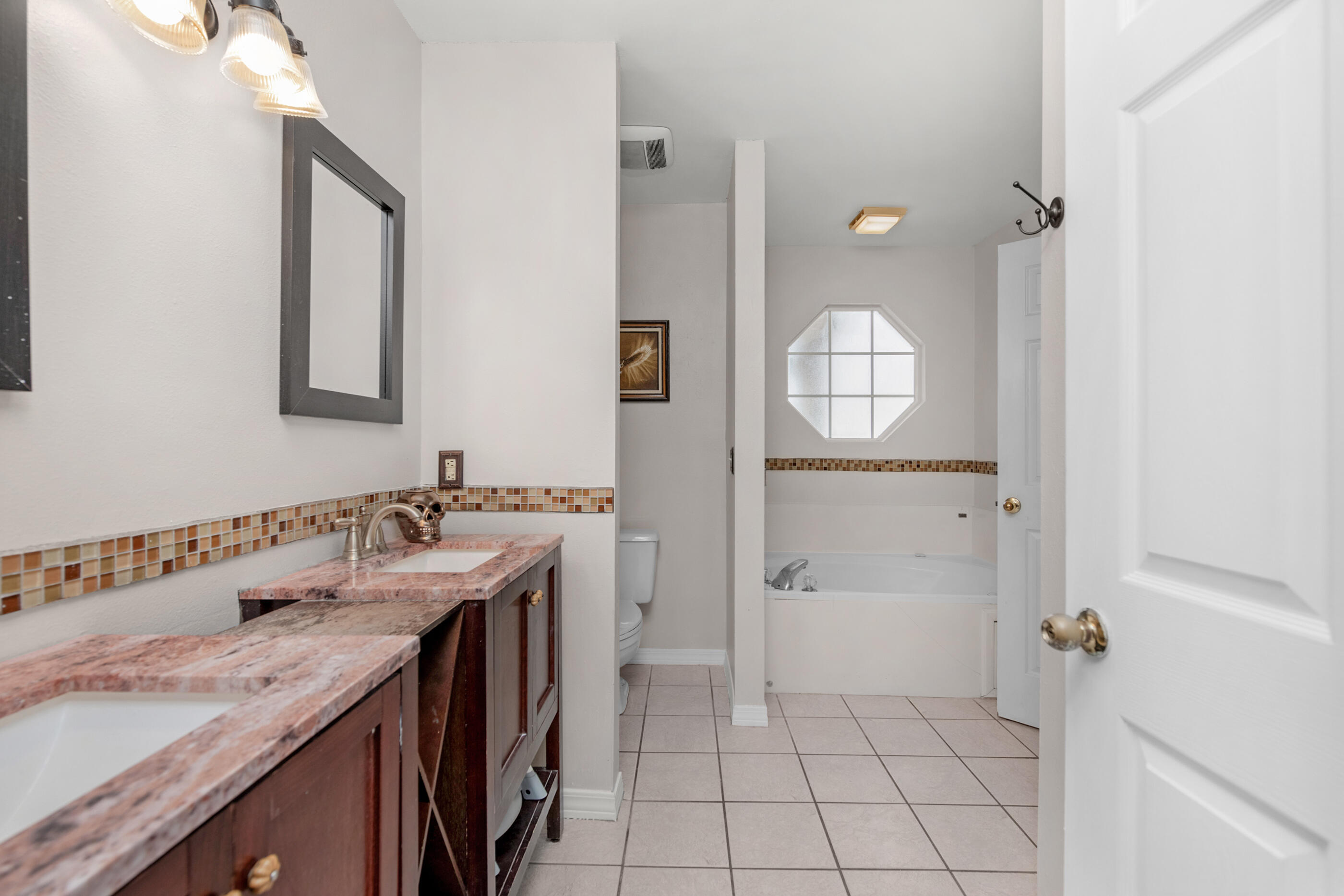 HOLLEY BY THE SEA - Residential